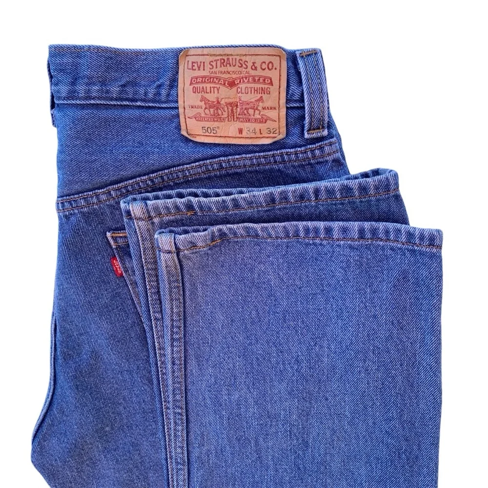 Levi’s 505 Regular Fit Medium Stonewash Denim Jeans ~ Men’s 34/32